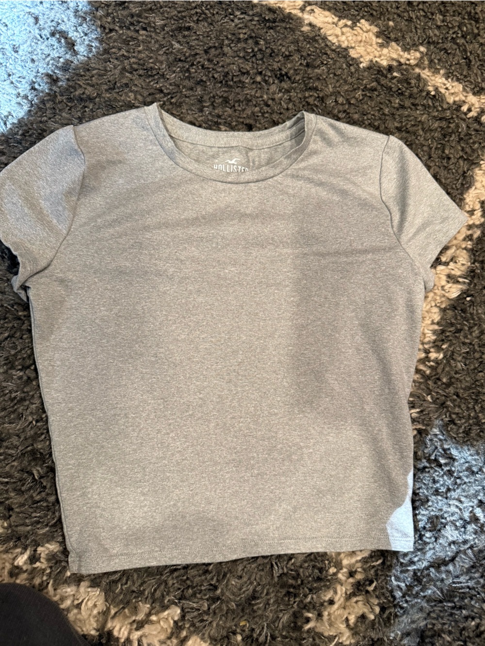 Hollister baby tee size small  like new